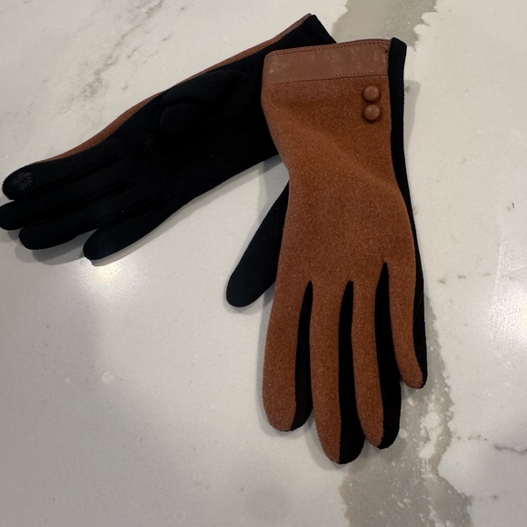 Stylish Black and Brown Gloves - Picture 3 of 6